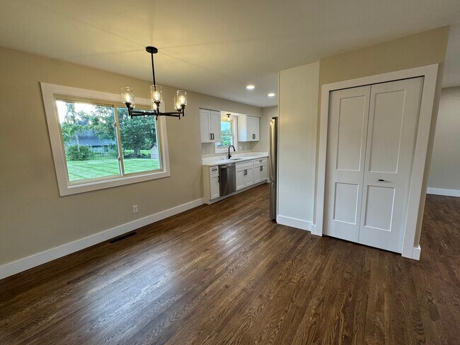 Foto del edificio - 10030 Shadybrook Ln