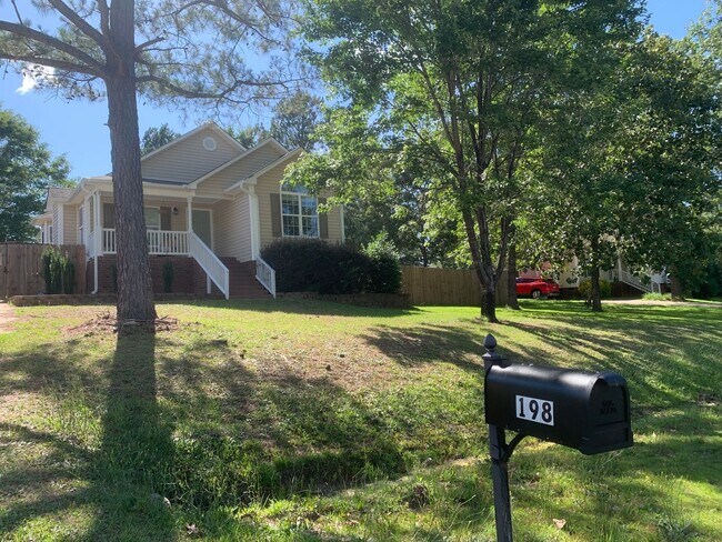 Building Photo - 198 Juno Dr