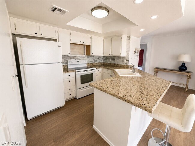 Foto del edificio - 8600 W Charleston Blvd