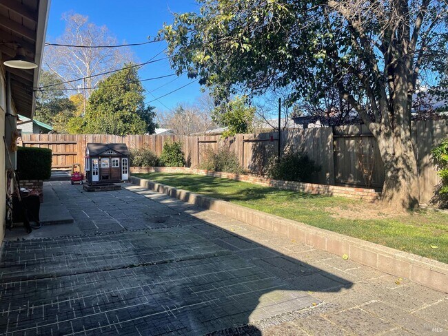 Foto del edificio - 428 Cottonwood St