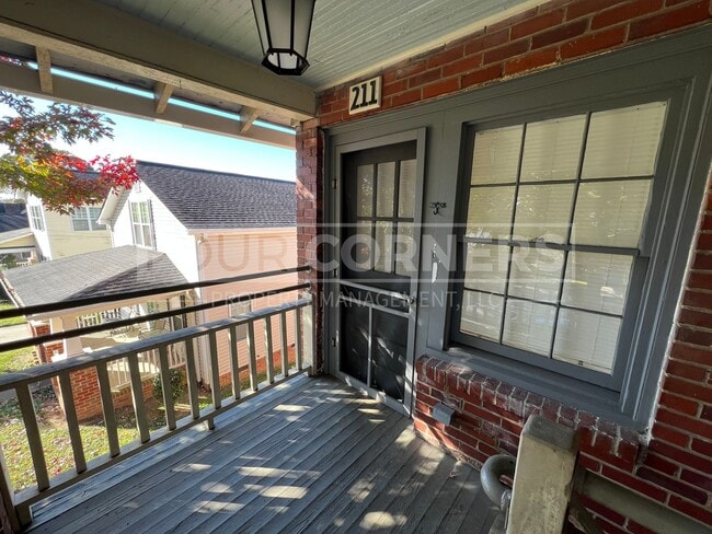 Building Photo - Unique 1 bedroom 1 bath apartment