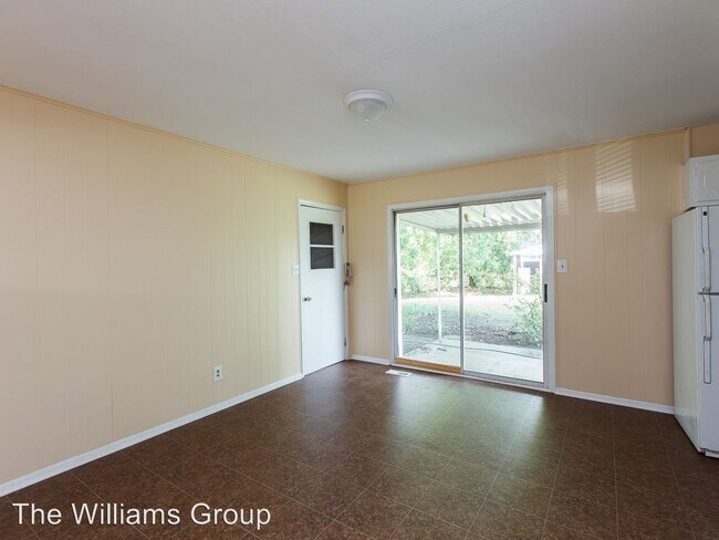 Building Photo - 3 br, 1 bath House - 437 N Platte Road