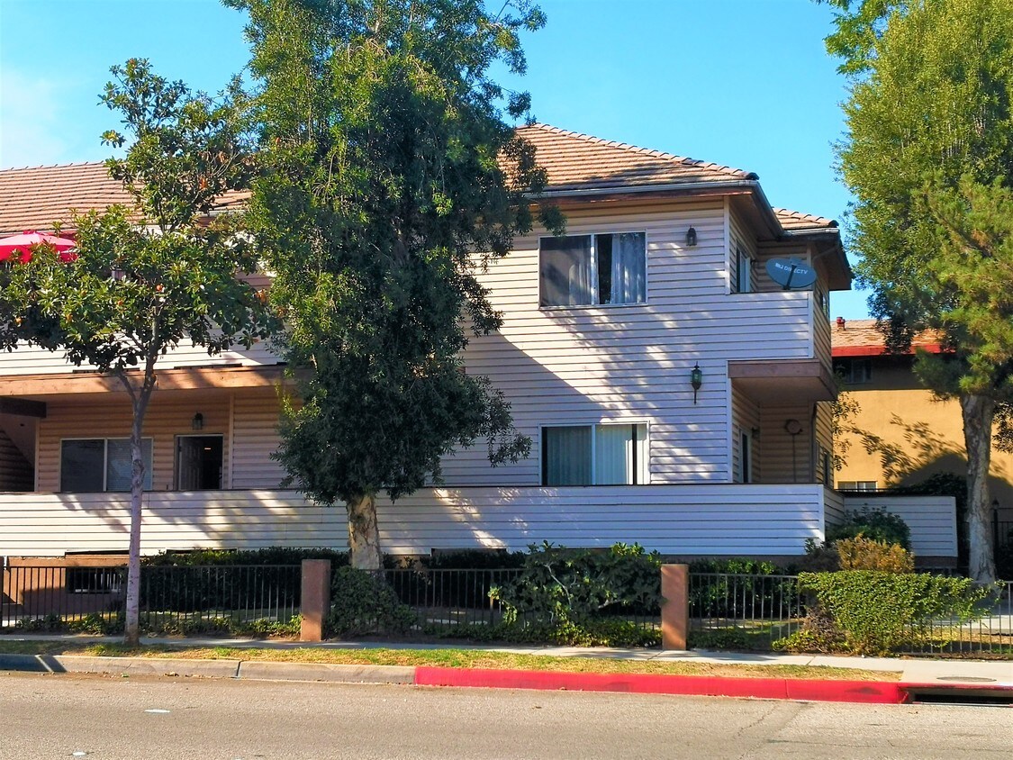 Primary Photo - 1055 Union St
