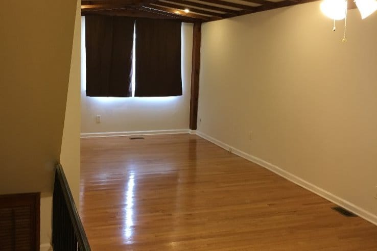 living room - 828 Tasker St