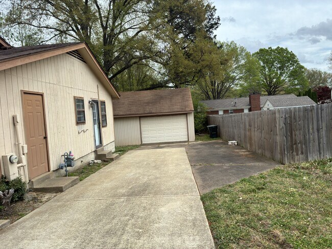 Foto del edificio - 3816 Haynes Rd