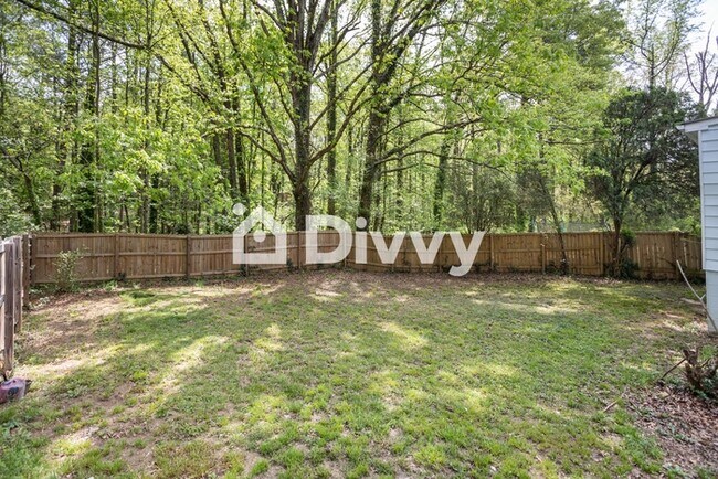 Building Photo - 6030 Stonewall Dr