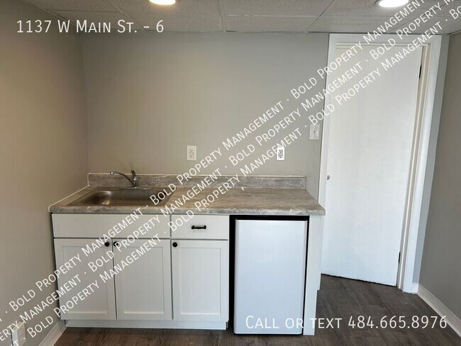 Foto del edificio - 1137 W Main St