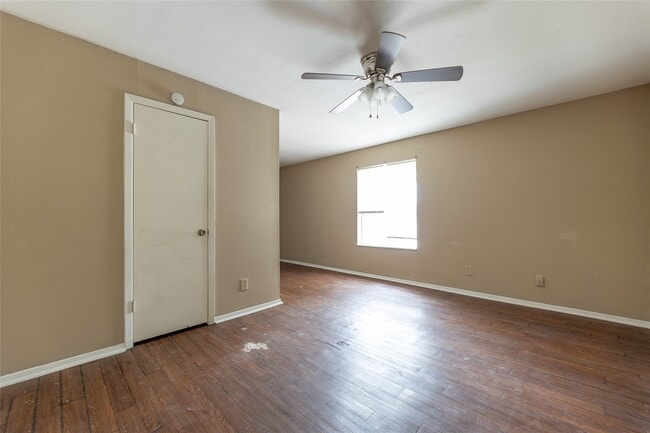 Foto del edificio - 2708 Evergreen Cir