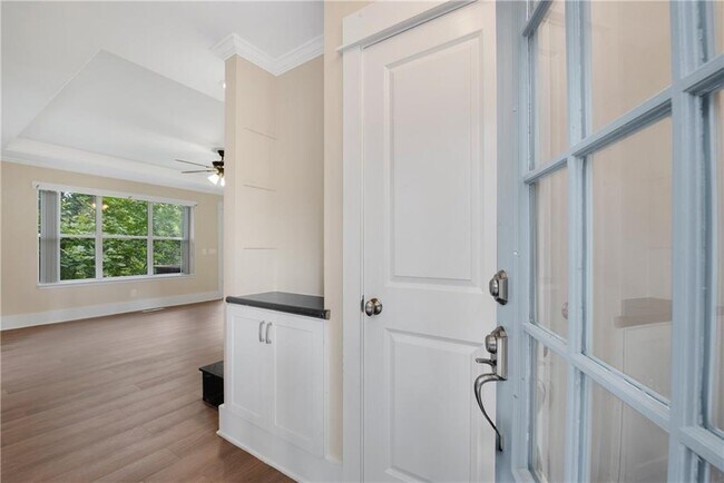 Foto del edificio - 3346 Cove Overlook Rd