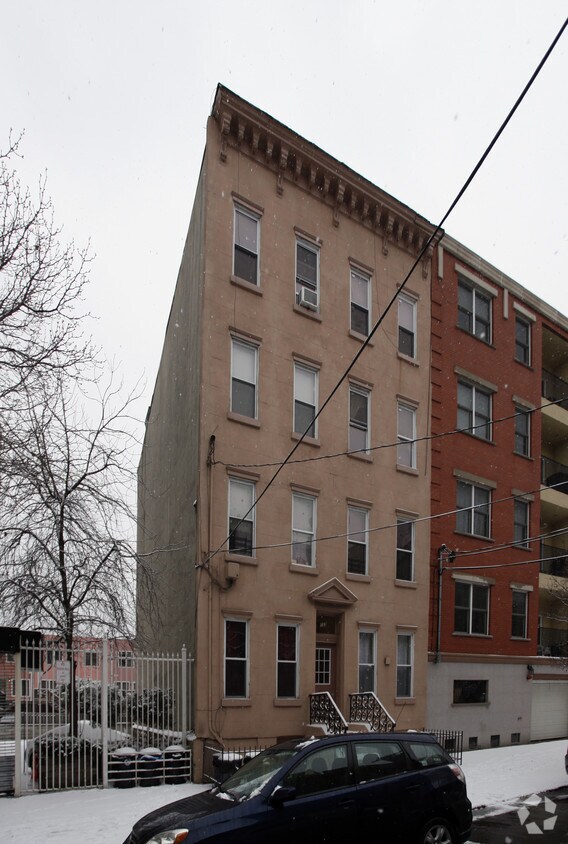 Foto del edificio - 123 Madison St