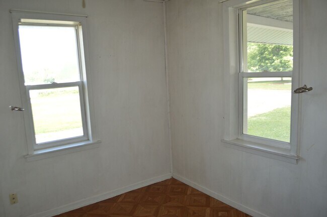 Foto del edificio - FOR RENT: 2 Bedroom house