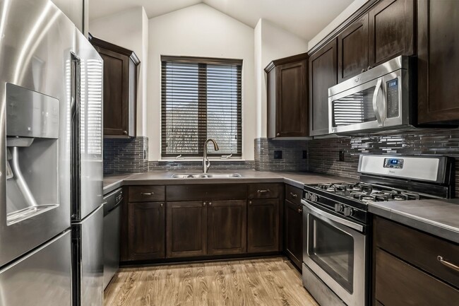 Foto del edificio - Single-Level 3 Bed, 2 Bath Home with Fully Fenced Backyard