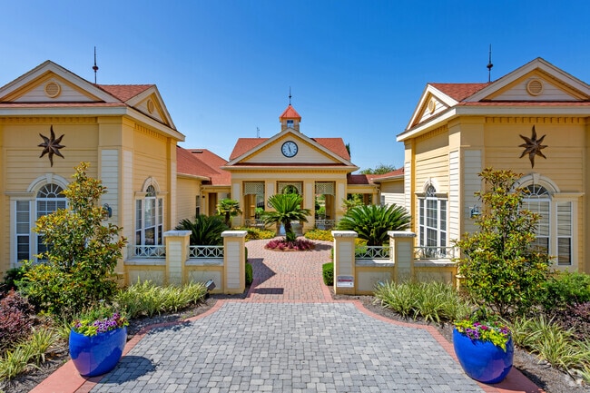 Building Photo - The Hills at Capital City