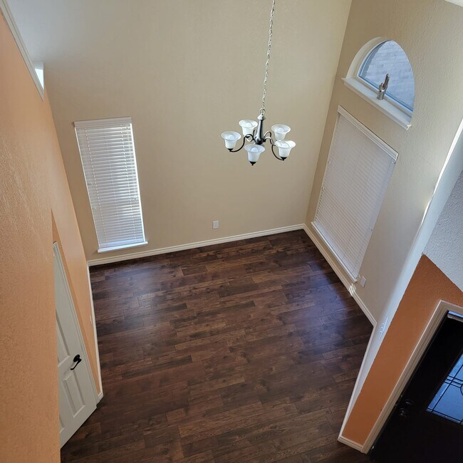 Foto del edificio - 6801 Tudor Dr
