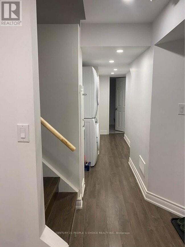 Building Photo - 635 Hepburn Rd