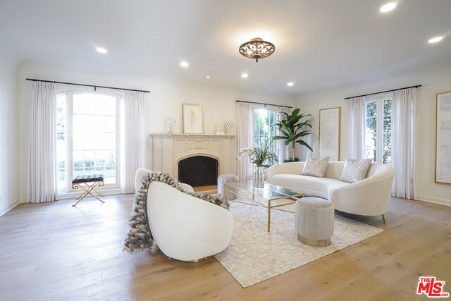 Foto del edificio - 615 N Linden Dr