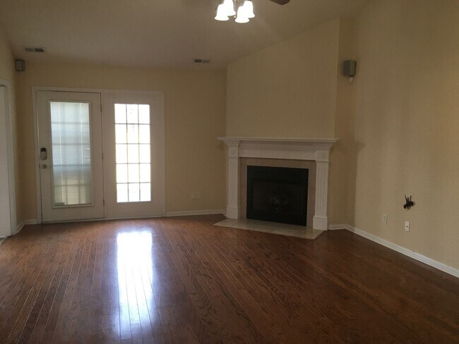 Foto del edificio - Beautiful 4 Bedroom home in Fayetteville!