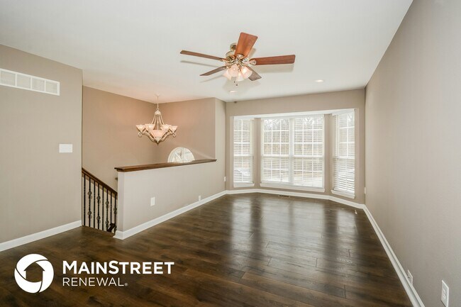 Foto del edificio - 3409-3405 5 Oaks Ct