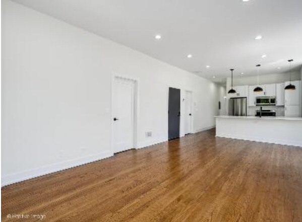 Building Photo - 1633 N Francisco Ave
