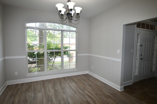 Foto del edificio - 486 Sussex Dr SW