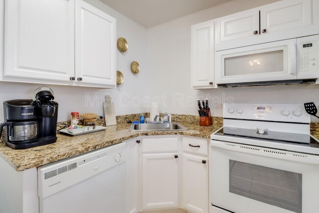 Photo - 1664 Beach Blvd Apartment