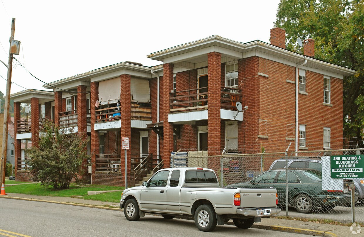 Primary Photo - 424 Elizabeth St