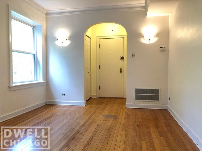 Building Photo - 2305 W Winona St