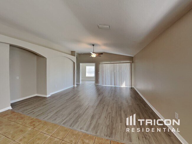 Building Photo - 2236 Roanoke Springs Drive Ruskin FL