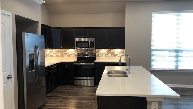 Foto del edificio - COMING SOON!