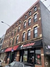 Building Photo - 2362 N Clybourn Ave
