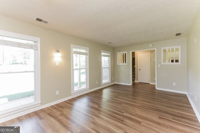 Building Photo - 1072 Martin Nash Rd SW
