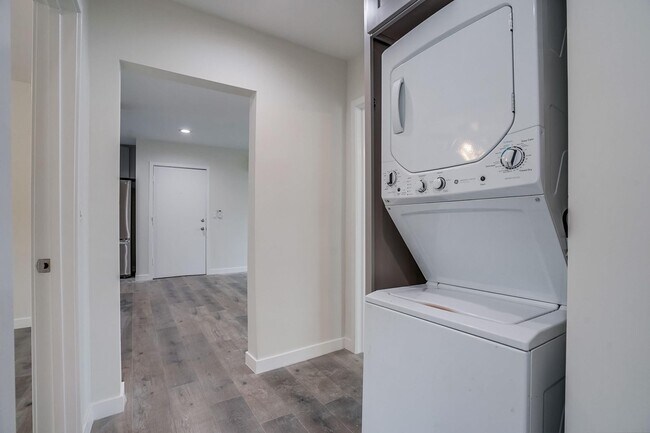 Foto del interior - 343 Warren Ln (B)