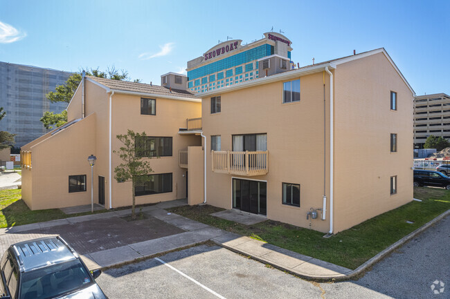 Building Photo - Beachgate Condominiums