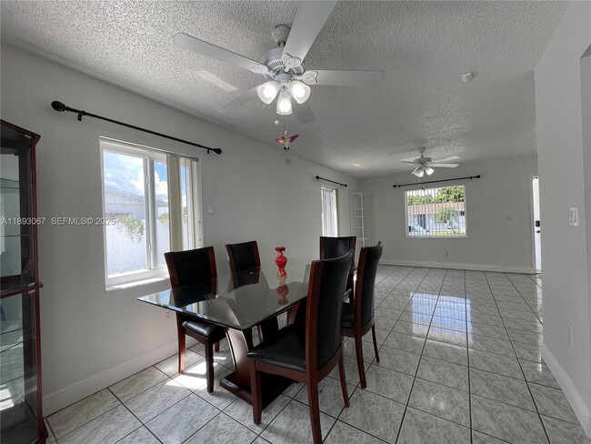 Foto del edificio - 15550 SW 308th St