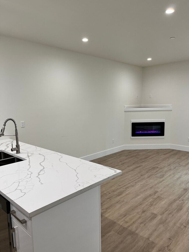 Foto del edificio - Brand New Ferndale Townhome - 3 bedroom, 2...