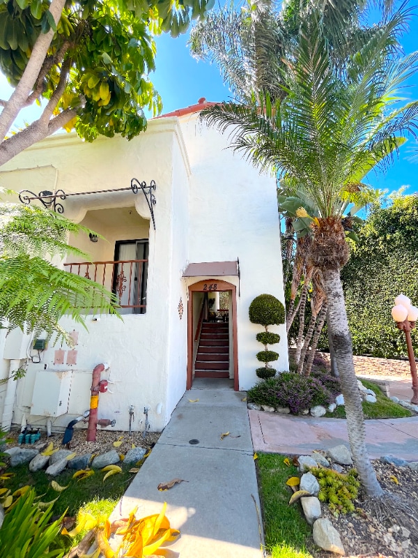 Building Photo - 248 W Avenida Palizada