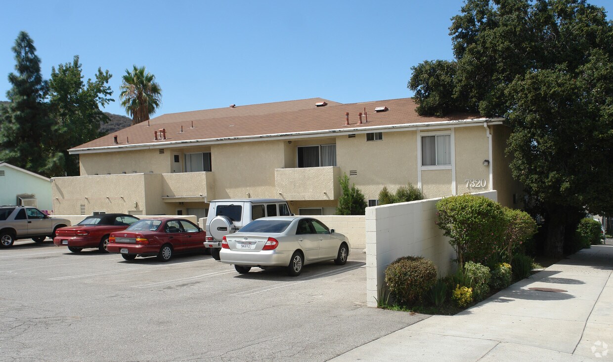 Primary Photo - 7320 Valmont St