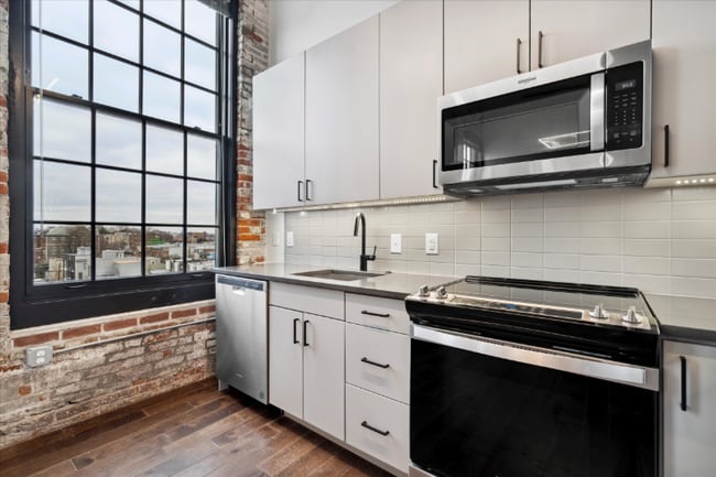 Building Photo - 173 W Berks St