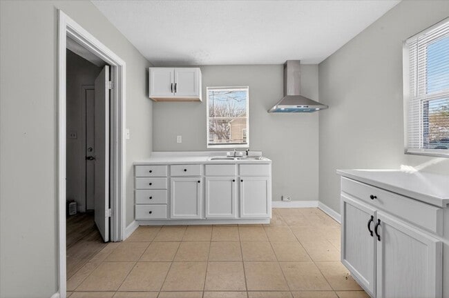 Foto del edificio - 2216-2216 Norden Ct