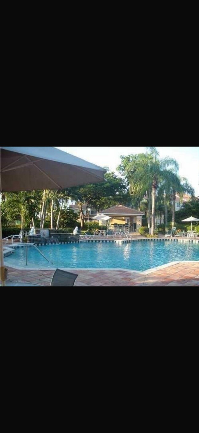 Foto del edificio - 1749 Village Blvd