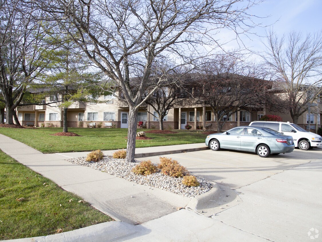 Blair House Apartments in Normal, IL