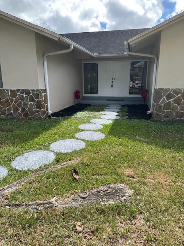 Primary Photo - 16700 SW 277th St