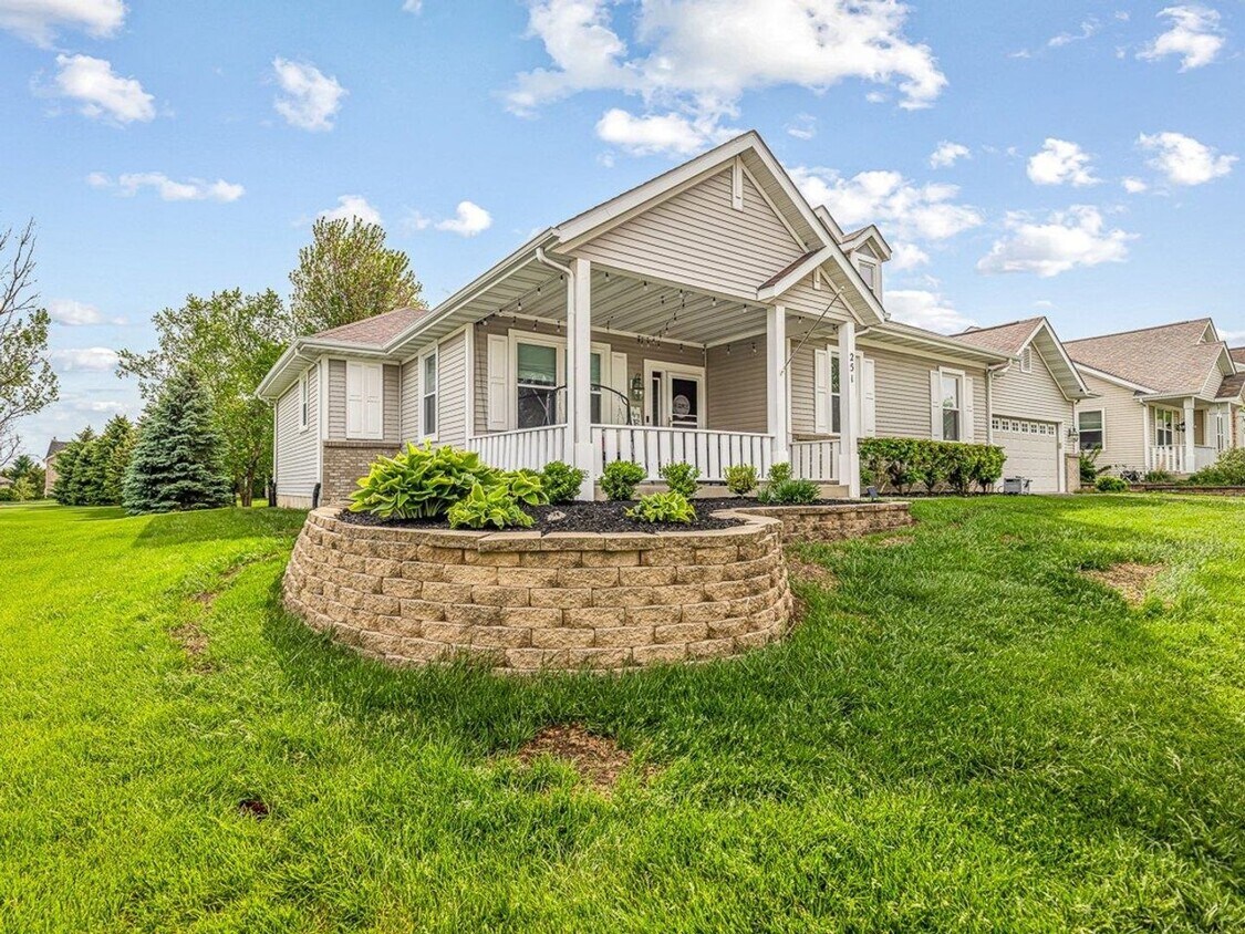 Building Photo - 251 Ashbourne Dr