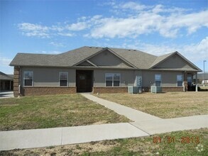 Building Photo - 104 Garden Gate Dr