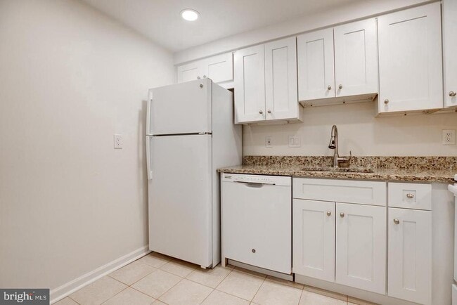 Building Photo - 7651 Tremayne Pl