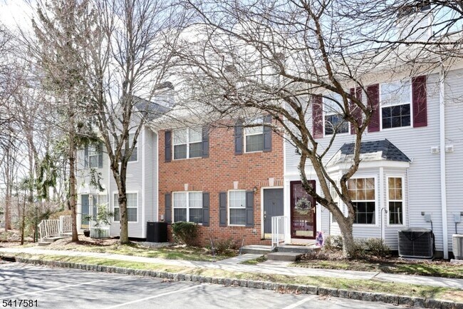 Building Photo - 2051 Charles Ct