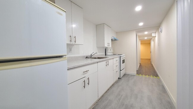 Building Photo - 46198 Princess AvenueB