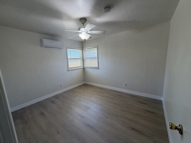 Building Photo - 6869 Marguerita Ave