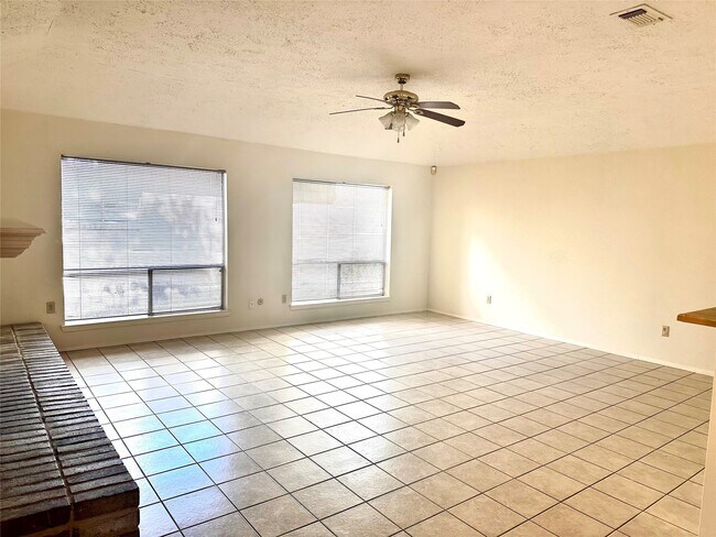 Foto del edificio - 21311 Fernhollow Ln