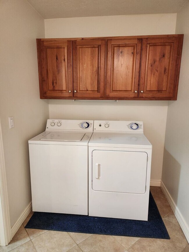 Foto del edificio - The Seasons @ Mesa Hills 3 bed/2 bath